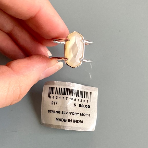 [SOLD] Elyse Sterling Silver Ring Ivory Pearl - Picture 2 of 4